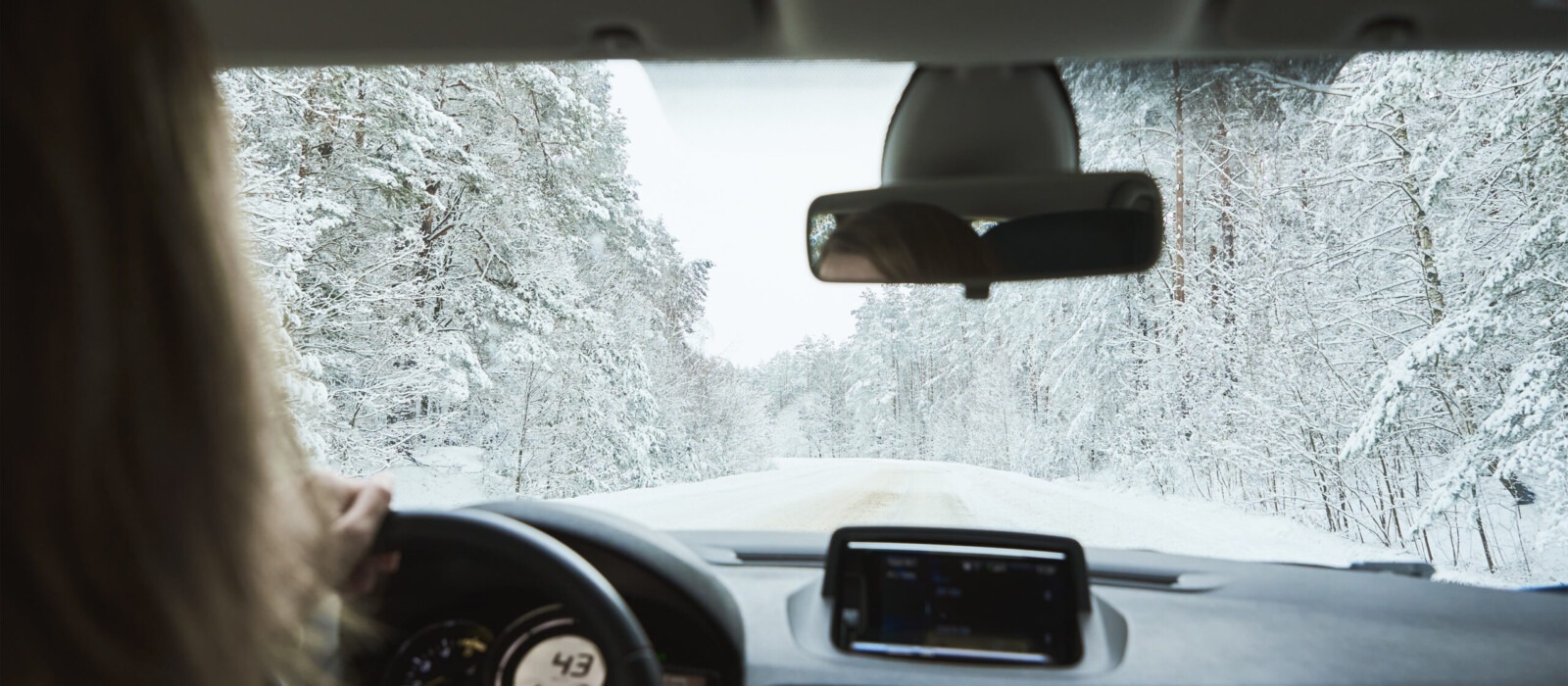 Navigating Winter Hazards: A Guide to Windshield Repair and Replacement in Colorado with Jiffy Auto Glass